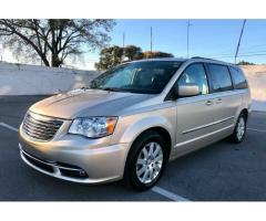 2017 Chrysler town& country